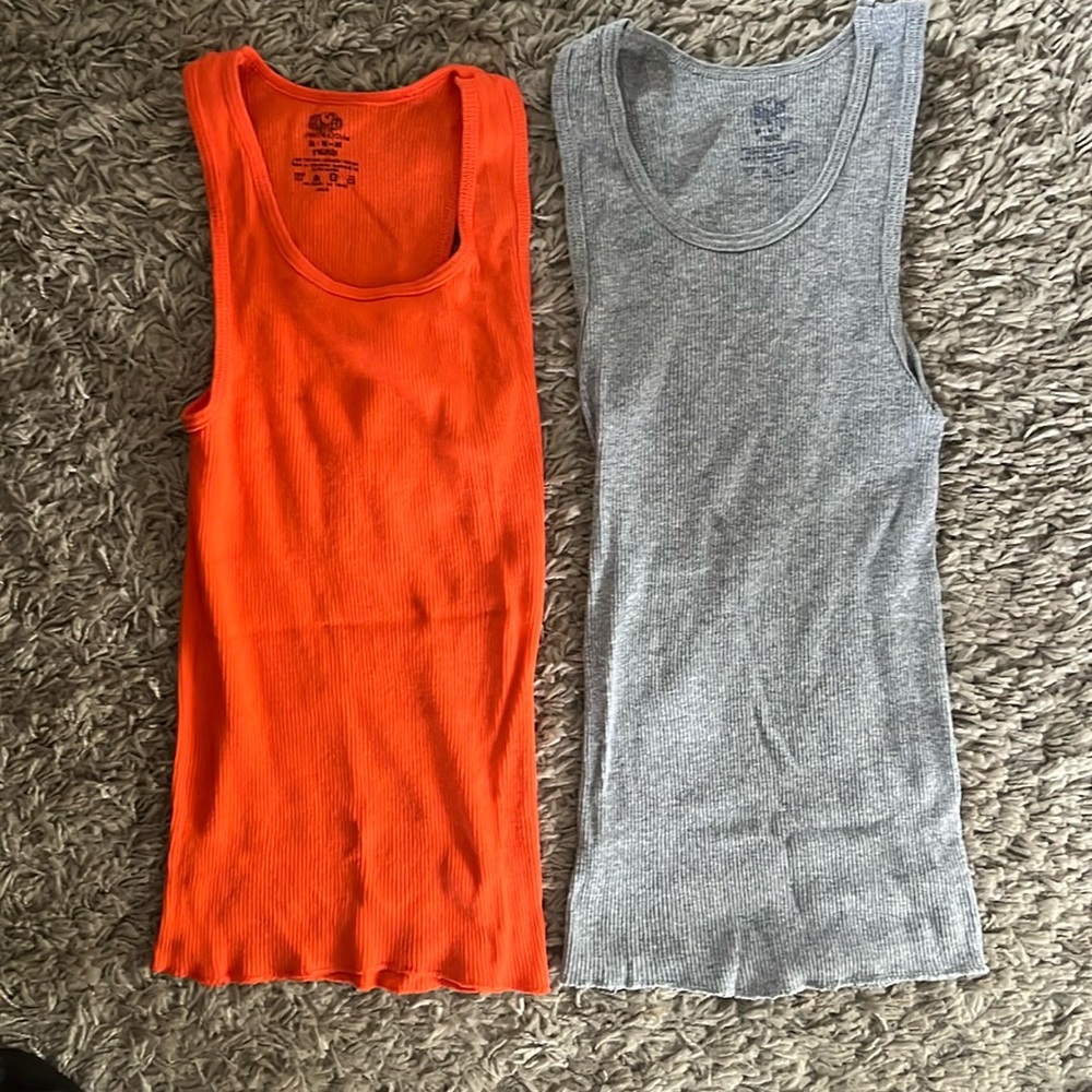 Fruit of the Loom 2 undershirts/tank tops